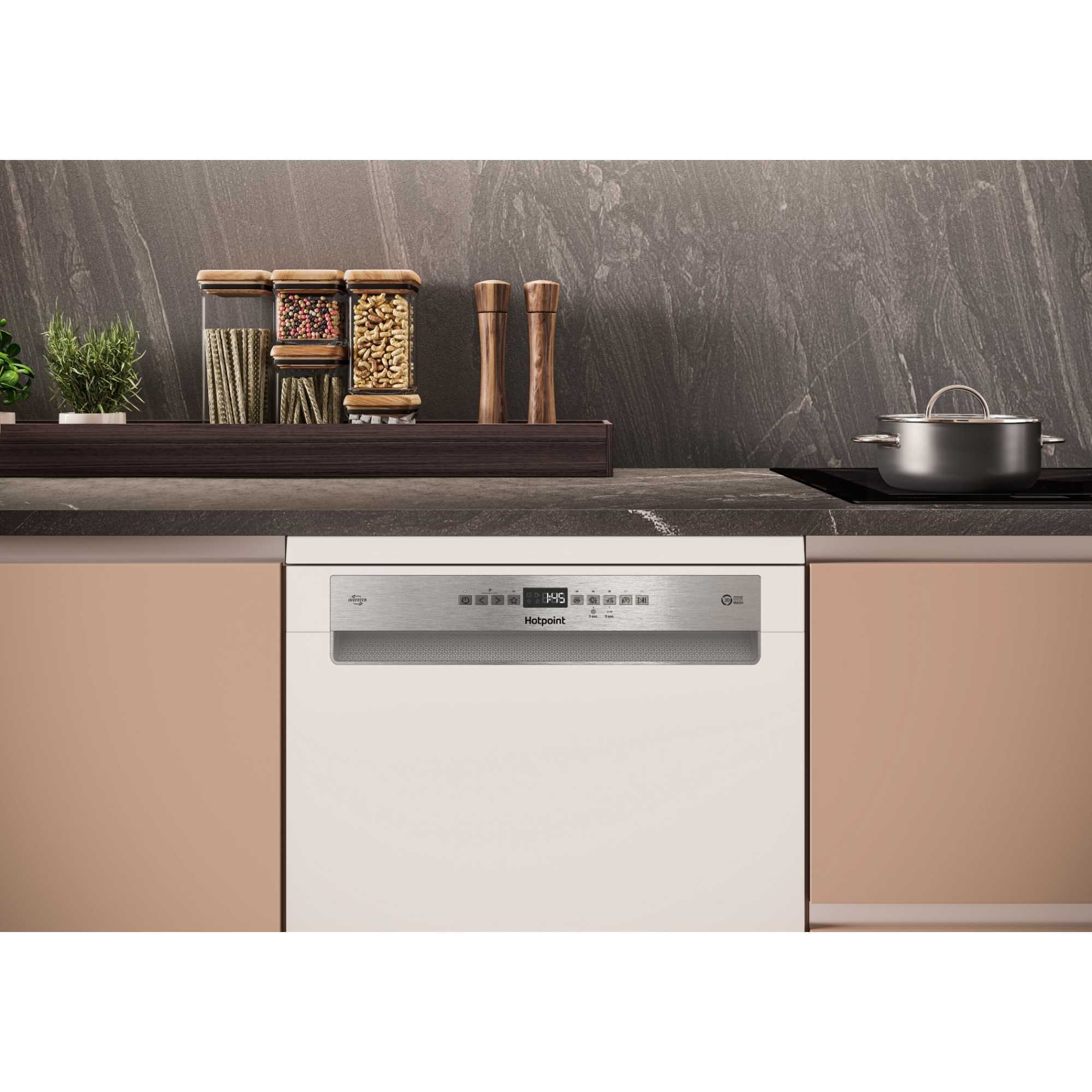 Hotpoint HD7FHP33UK Freestanding Dishwasher - 15 Place Settings - White - 10 Programs
